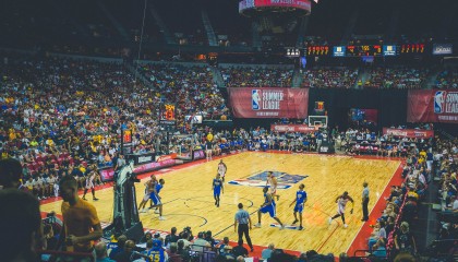 九游官网下载电脑版-足球迷的“战袍”：自制球队T恤大赏，自制足球队徽